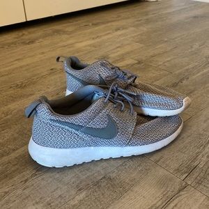 Nike Roshe Run big kids shoes